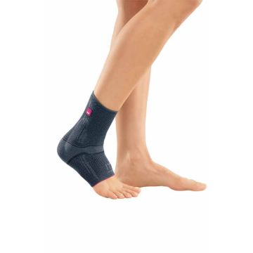 medi Levamed Sprunggelenkbandage mit druckfreiem, schrägen Abschlussrand