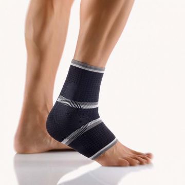 Bort TaloStabil Eco Sprunggelenkbandage schwarz small - Entdecken sie die Bort TaloStabil Eco Sprunggelenkbandage bei Sanidoe. Jetzt bestellen und die Silikonpelotten mit Massagefunktion genießen. 